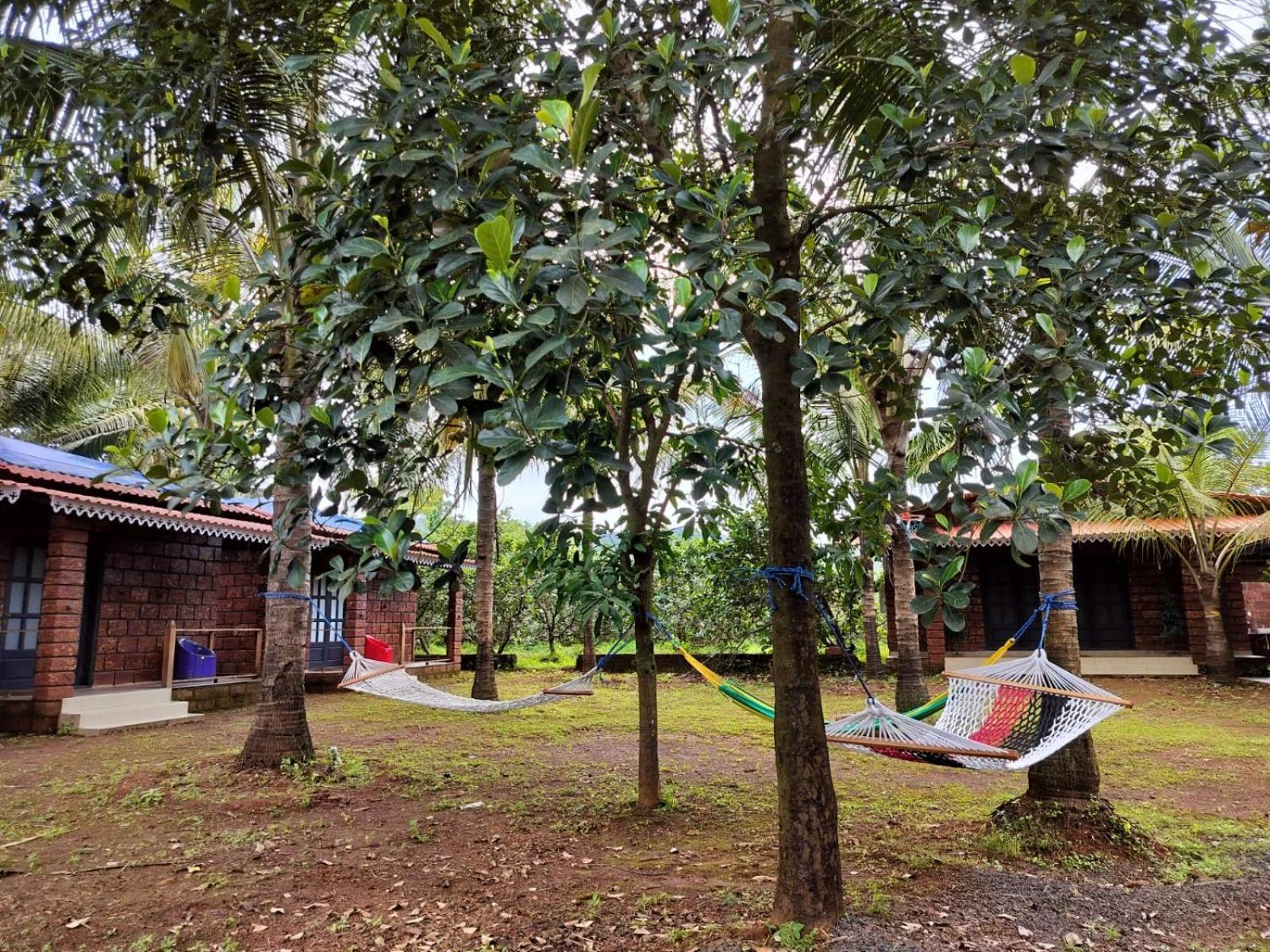 Villa Saka Kadams Guhagar